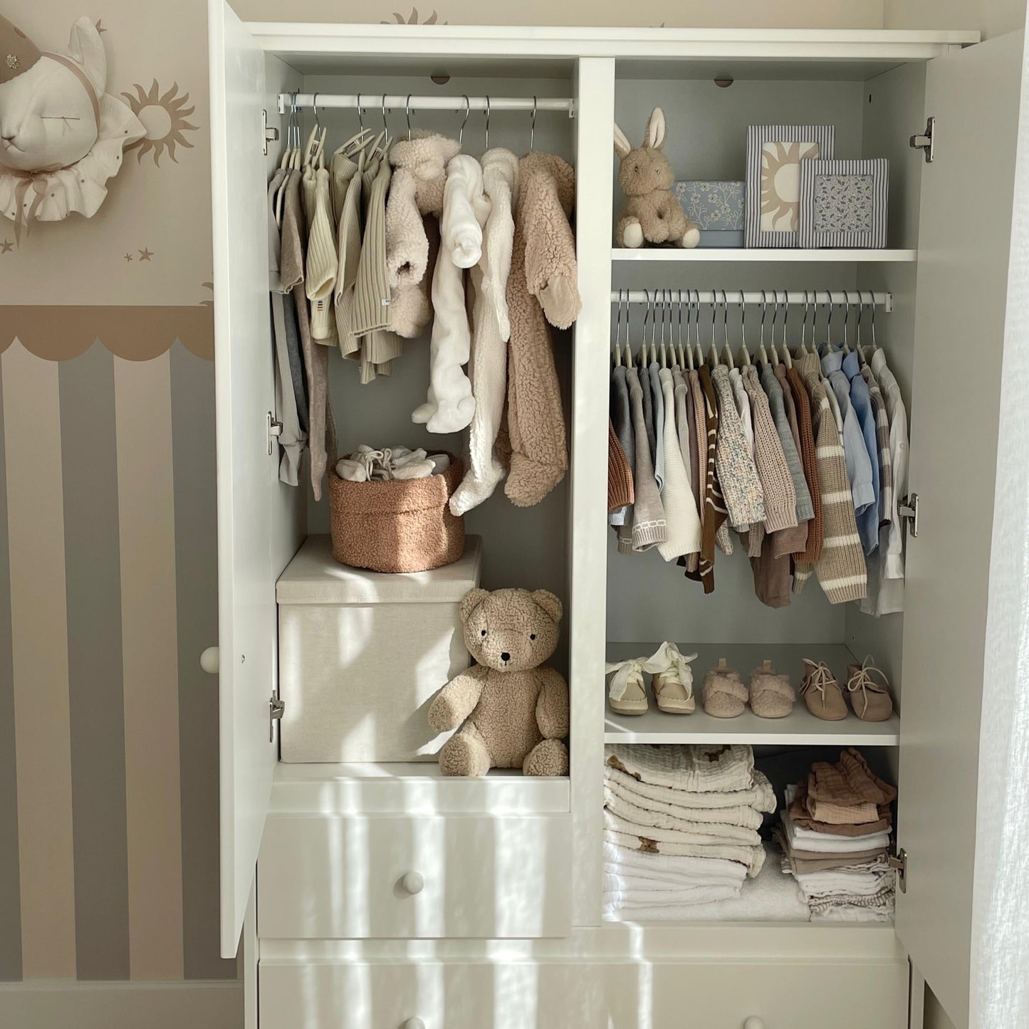 Wardrobe 'Babushka' - White