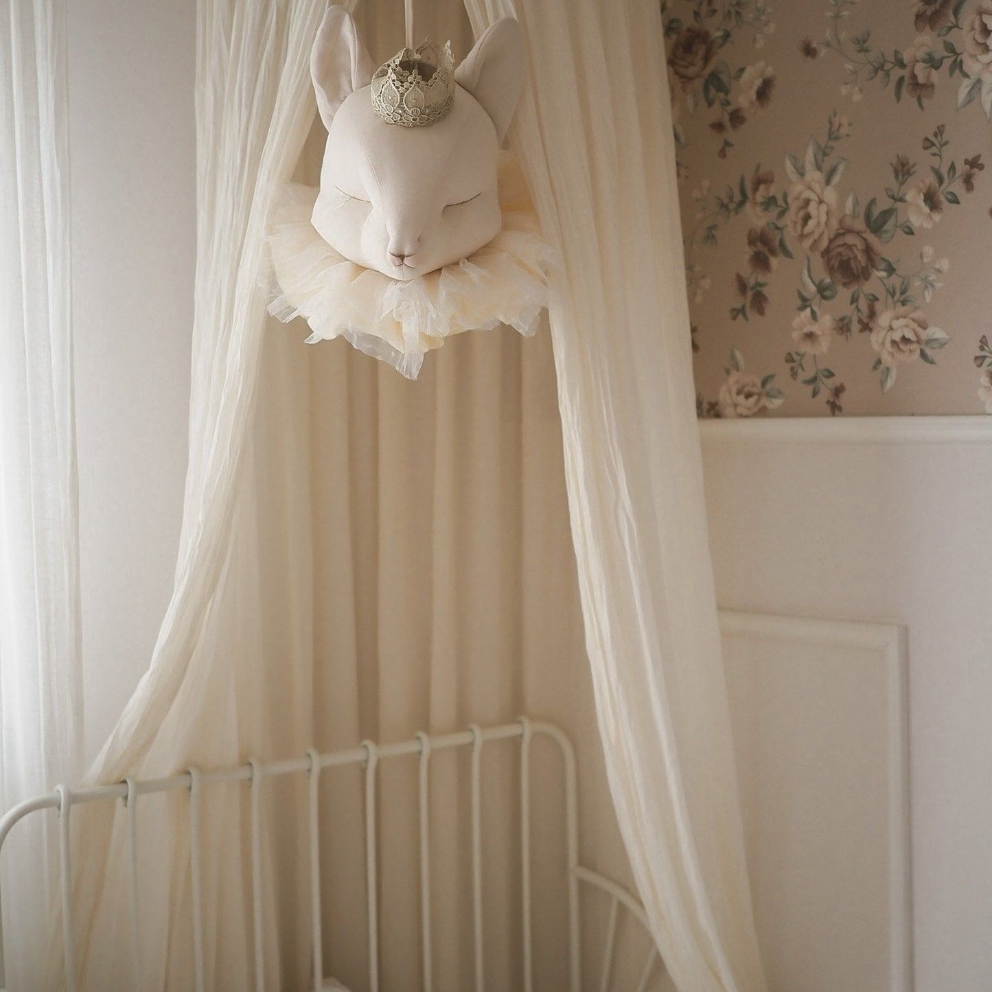 Cat-Light Beige-met kroon ' Mia'