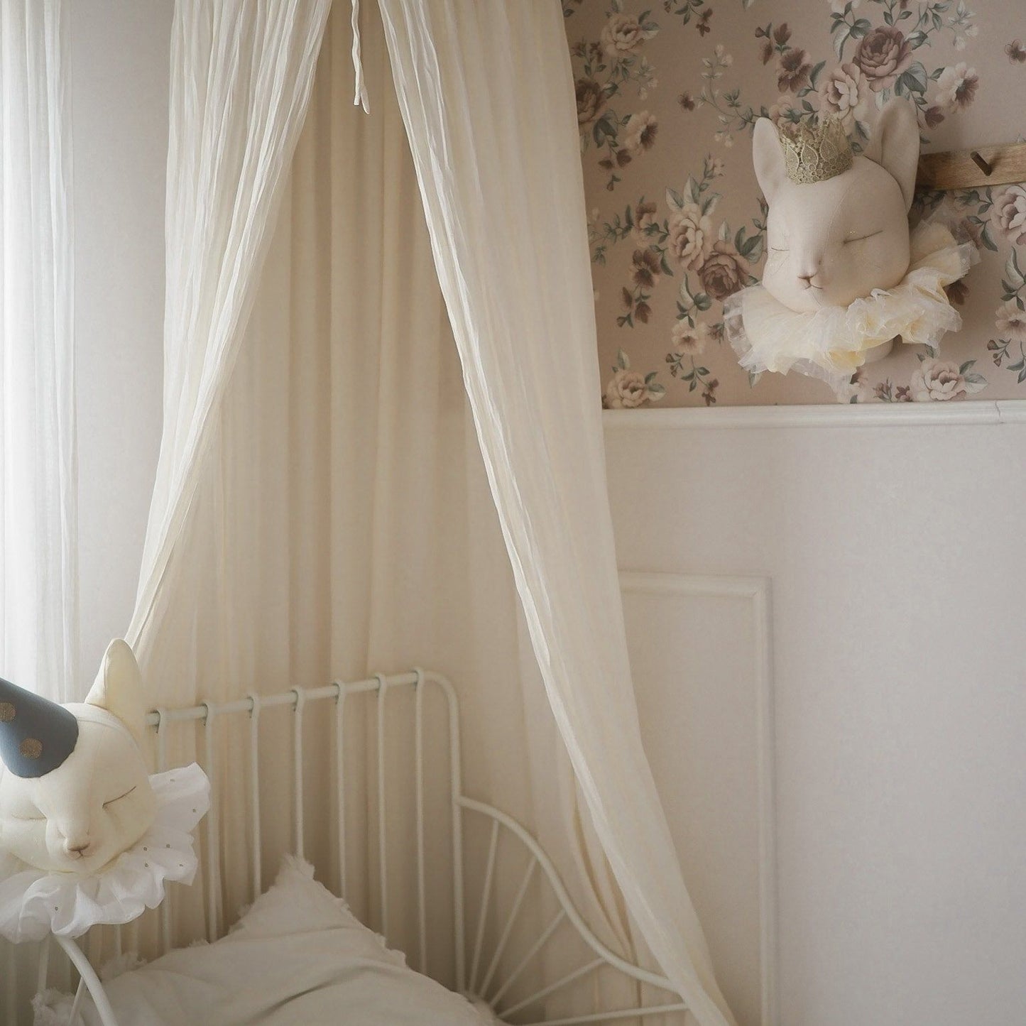 Cat-Light Beige-met kroon ' Mia'
