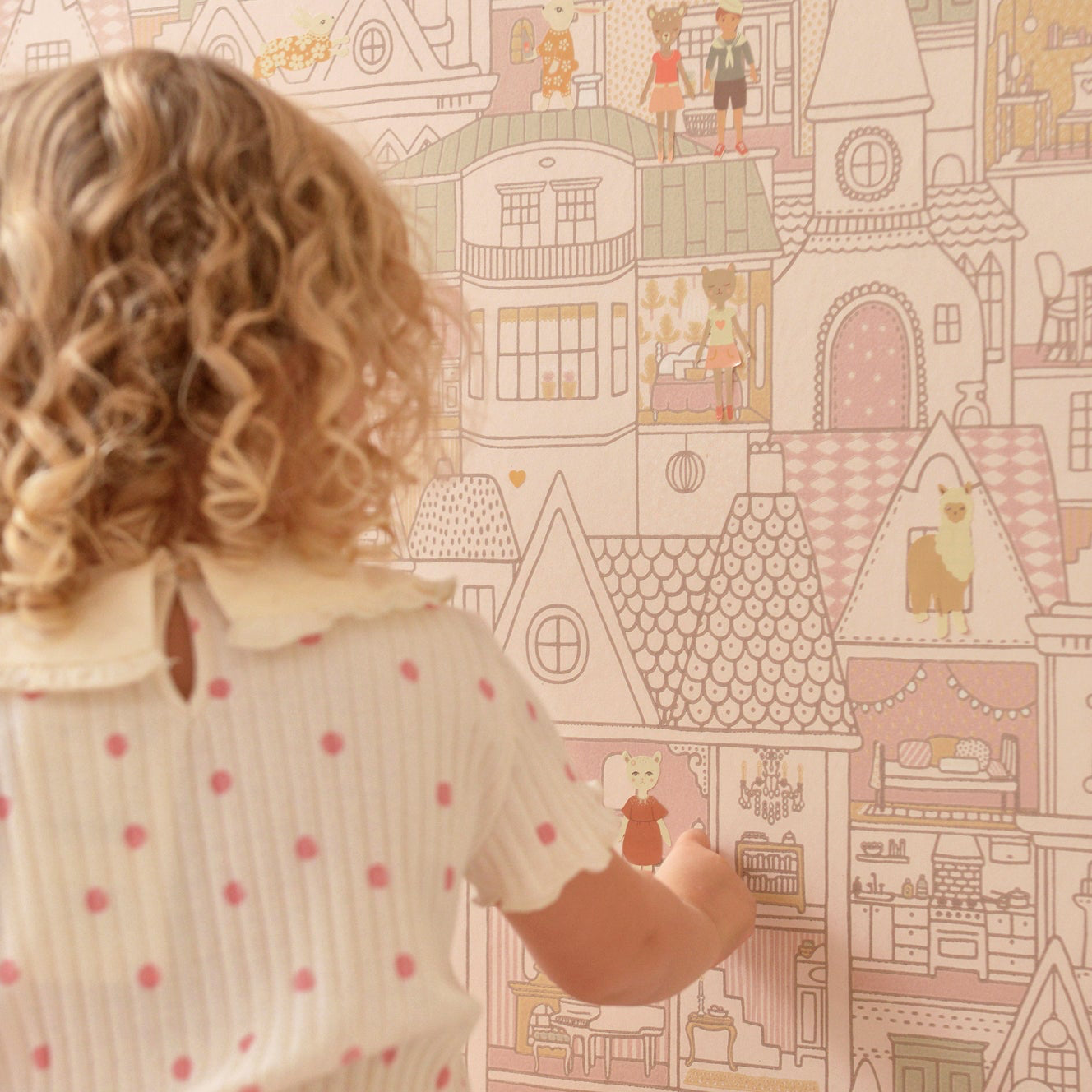 Dollhouse sunny pink