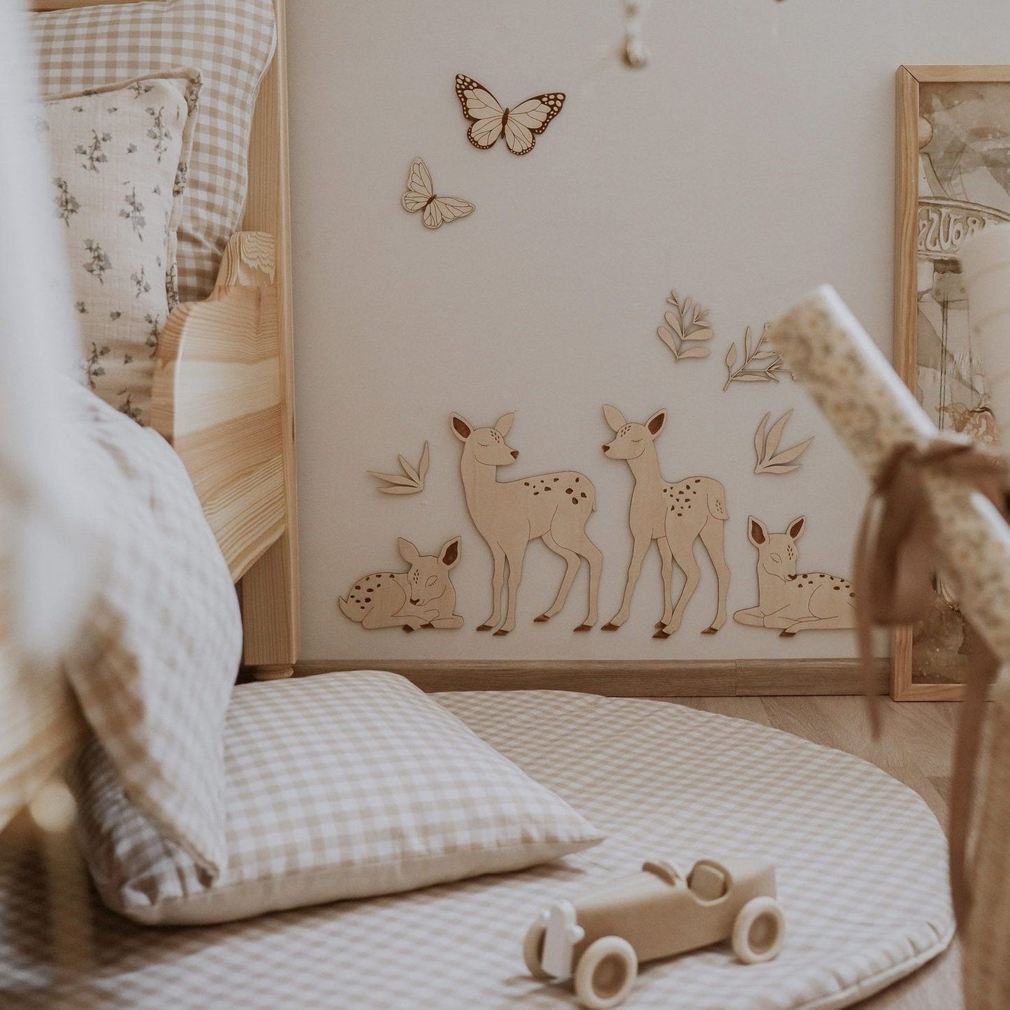 Décoration murale en bois représentant un cerf