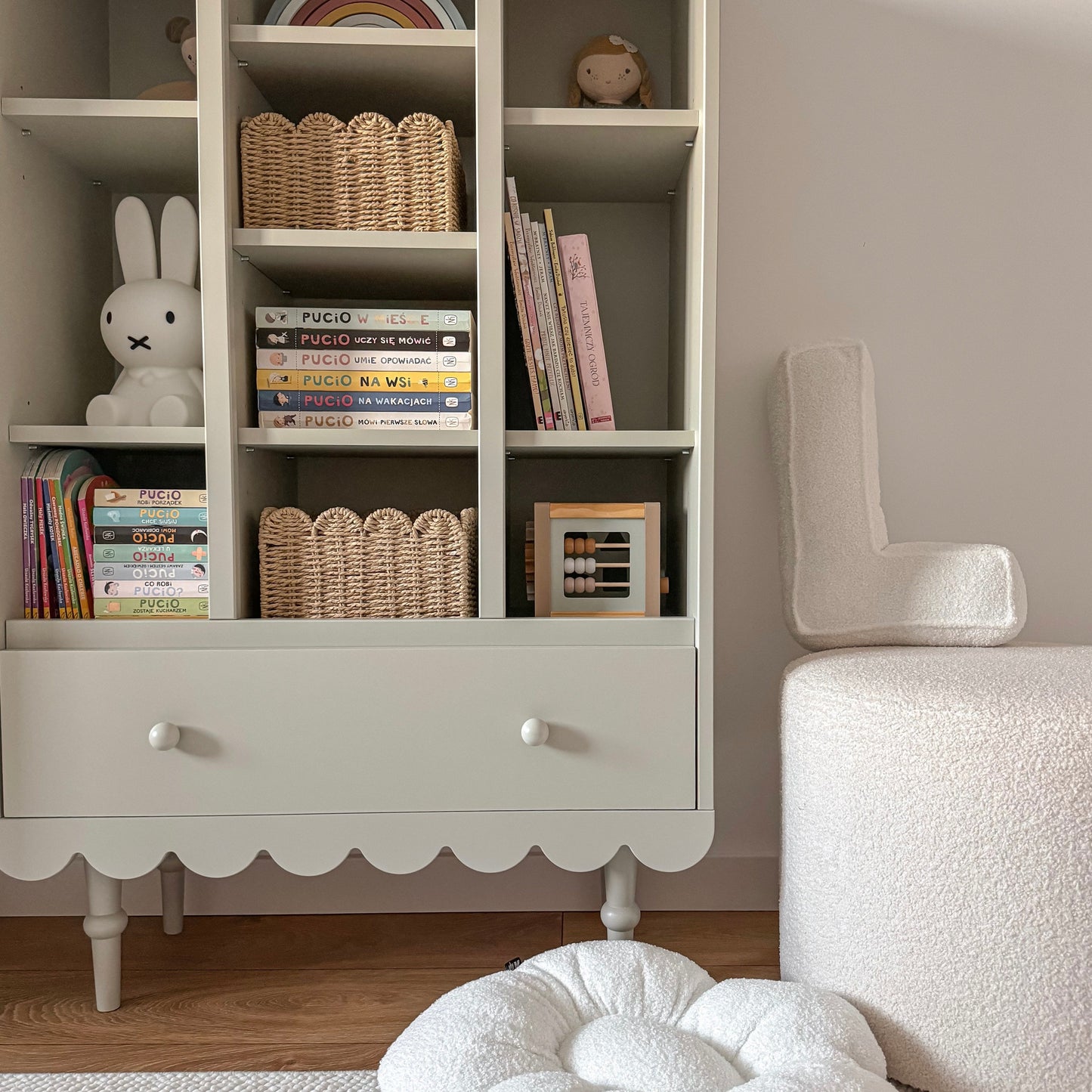 Boekenkast 'Babushku'Olive