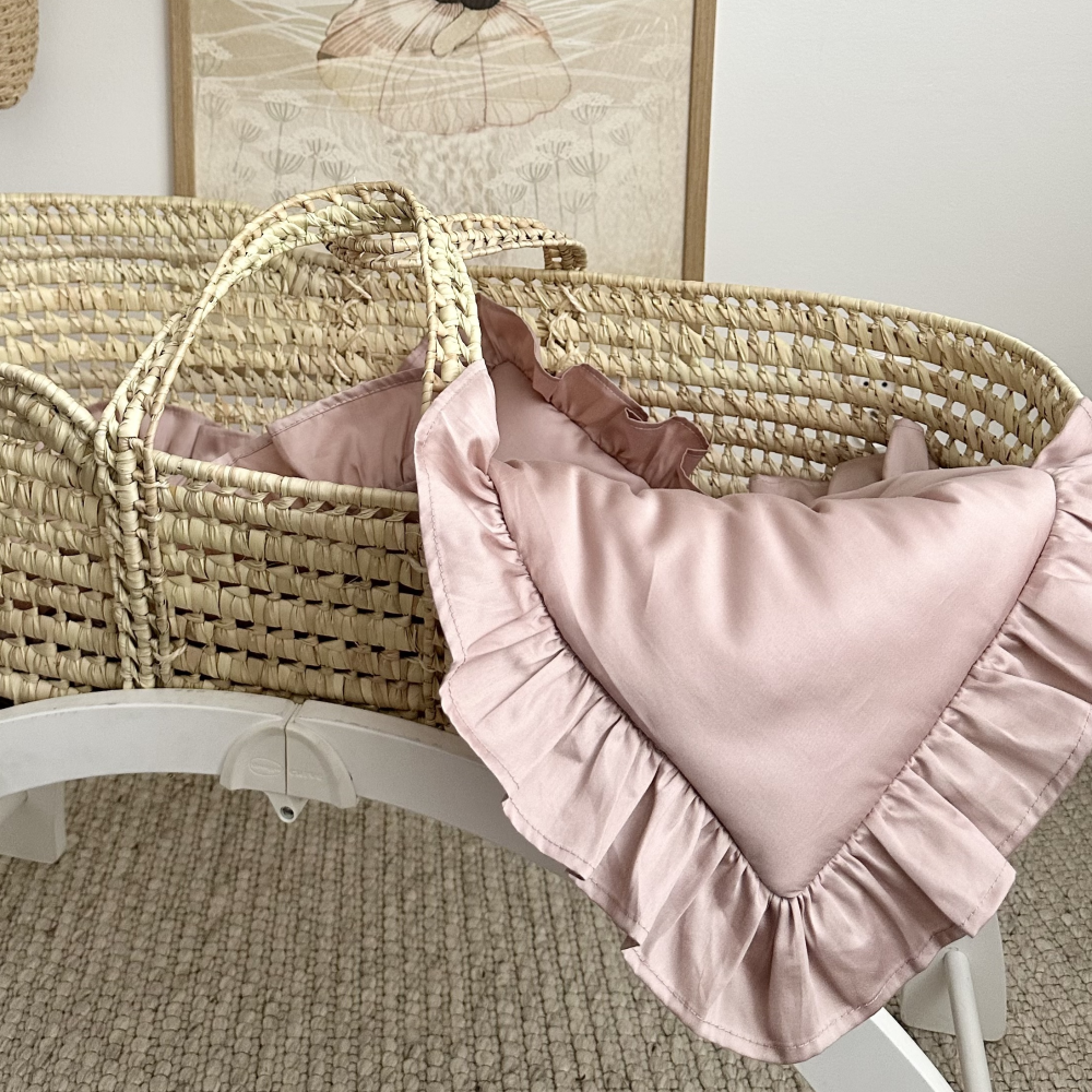 Newborn 'Margaret' linen set with ruffles Dusty pink - Cotton & Sweets 80 x 100cm