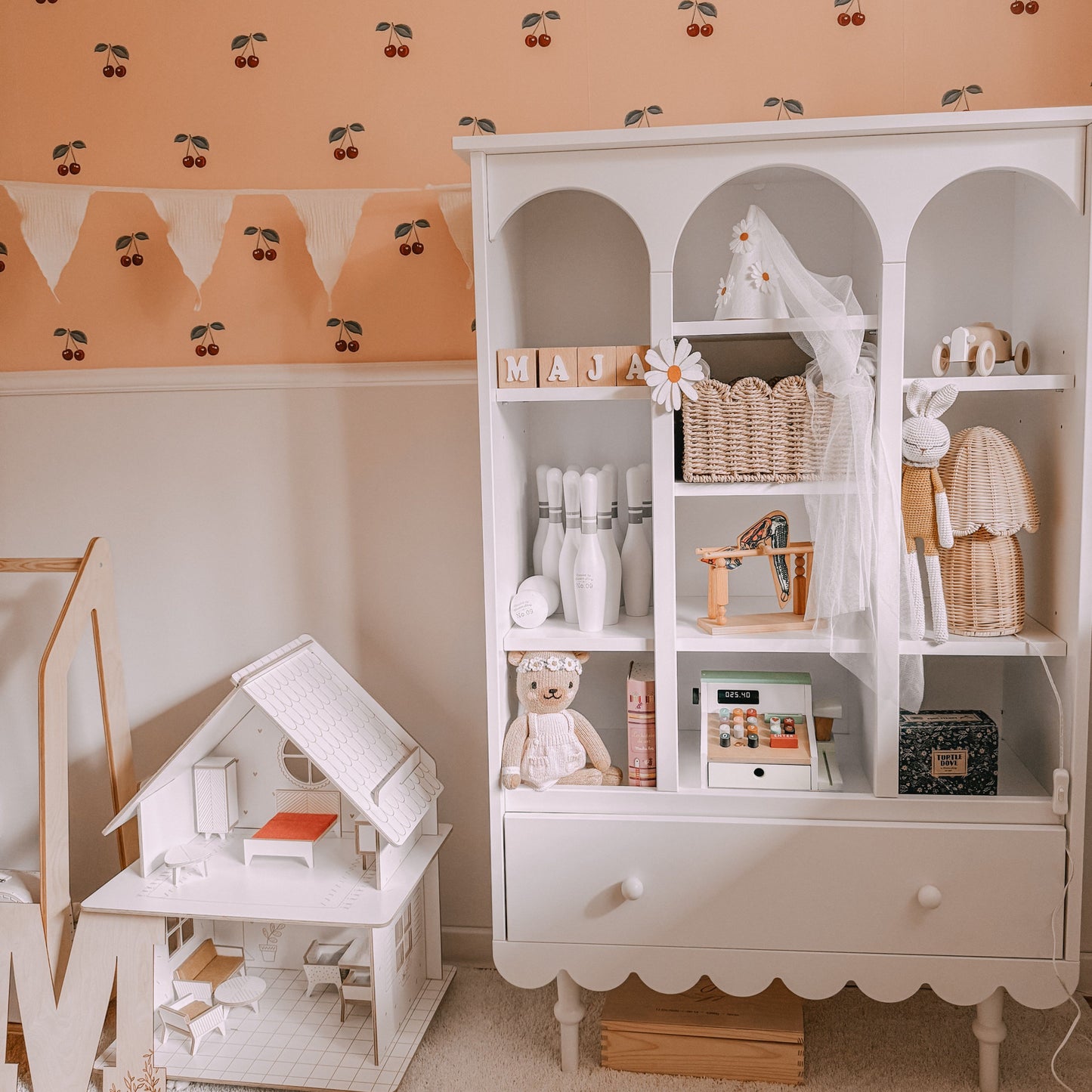 Boekenkast 'Babushka' - White
