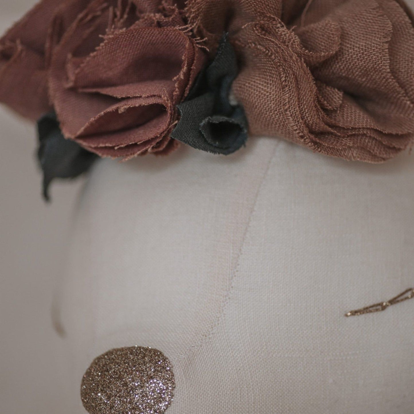 Cerf - Beige clair - Fleurs