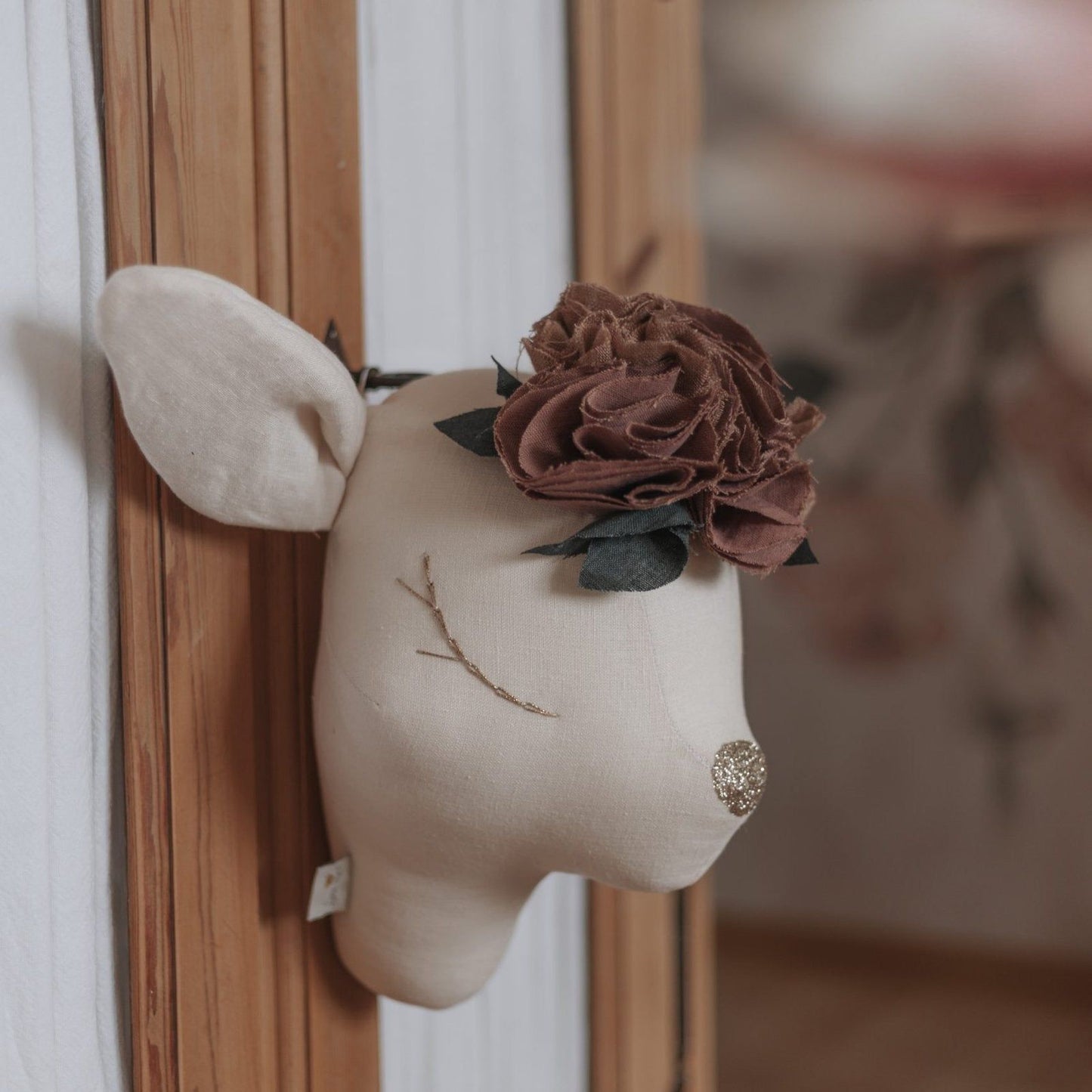 Cerf - Beige clair - Fleurs