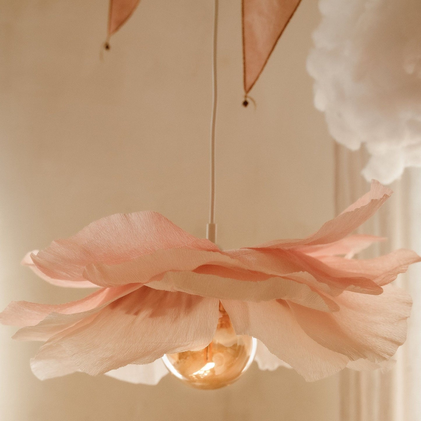 Pendant lamp Luminous Blossom – Blush Pink