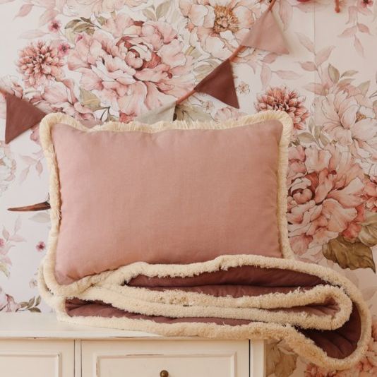 "Dreamy Pink & Pompoms " Garland