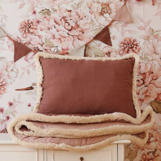 "Dreamy Pink & Pompoms " Garland