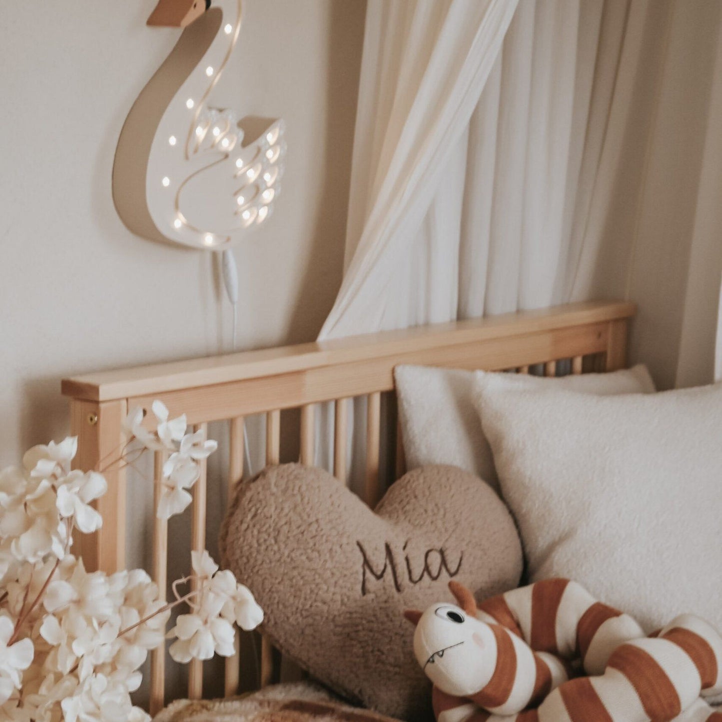 Teddy heart name decorative cushion - Beige