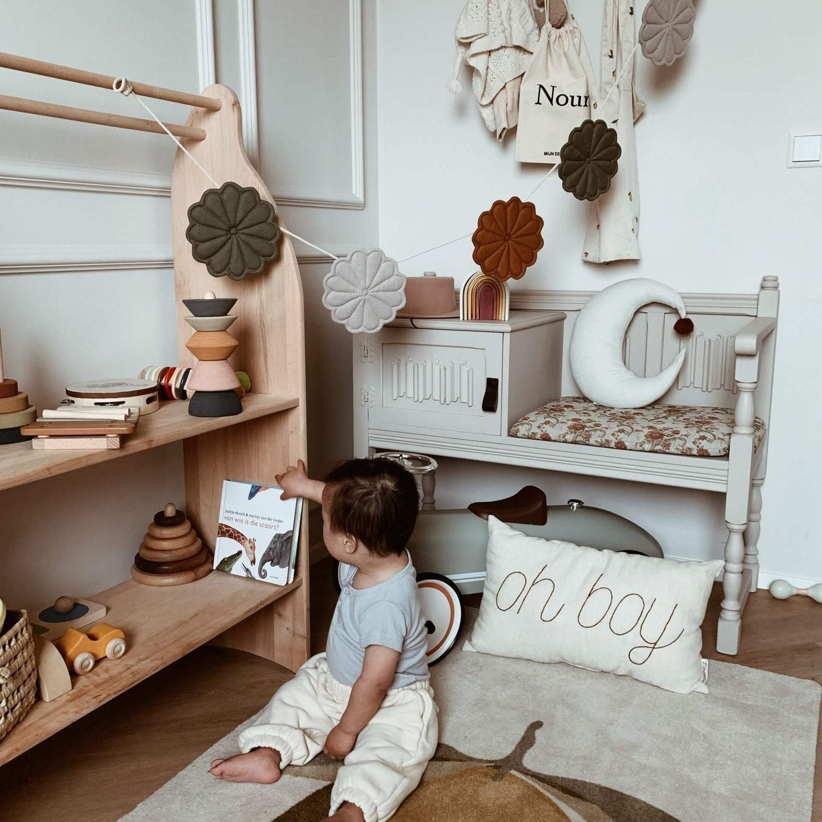 Linnen bloemetjes slinger kinderkamer