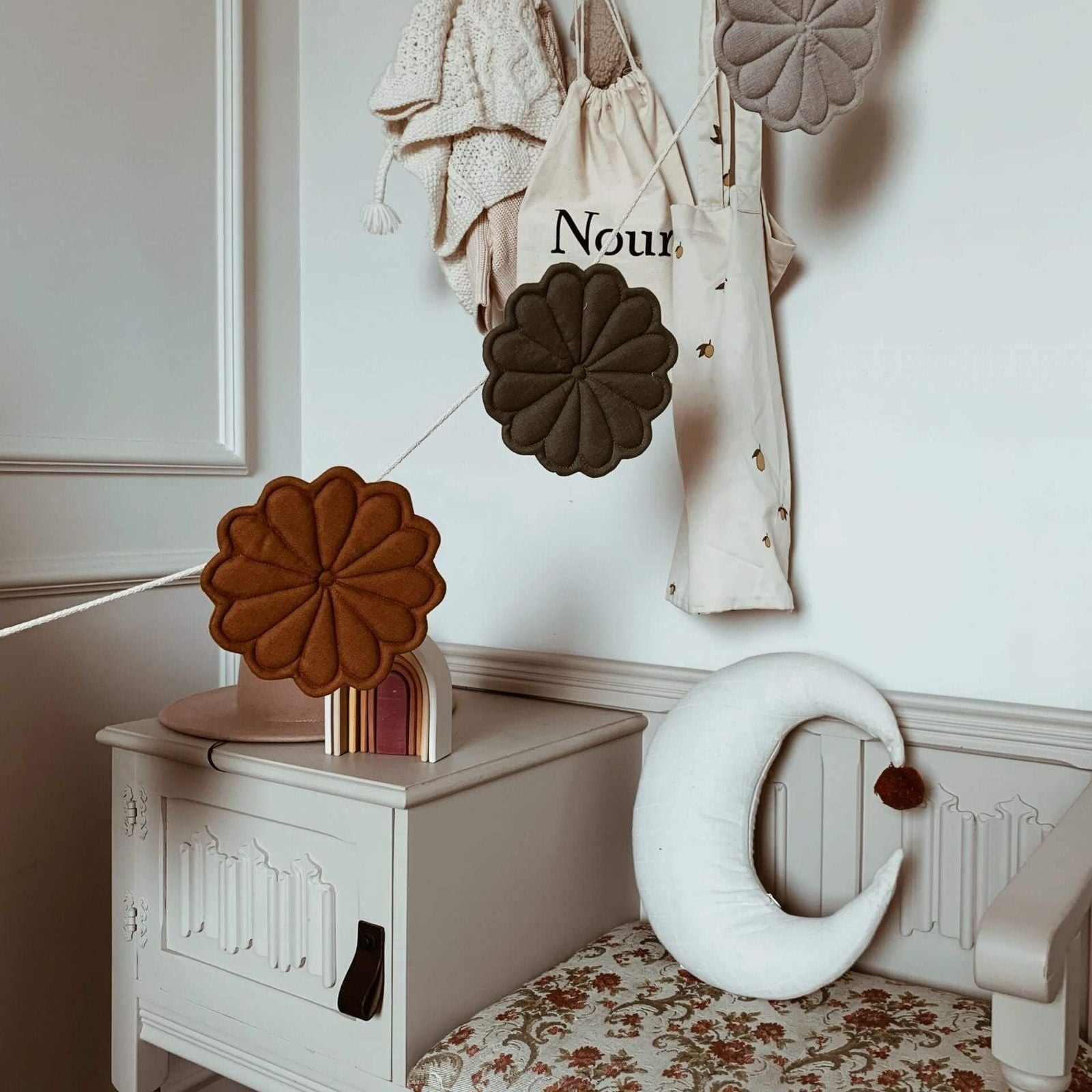 Linnen bloemetjes slinger kinderkamer