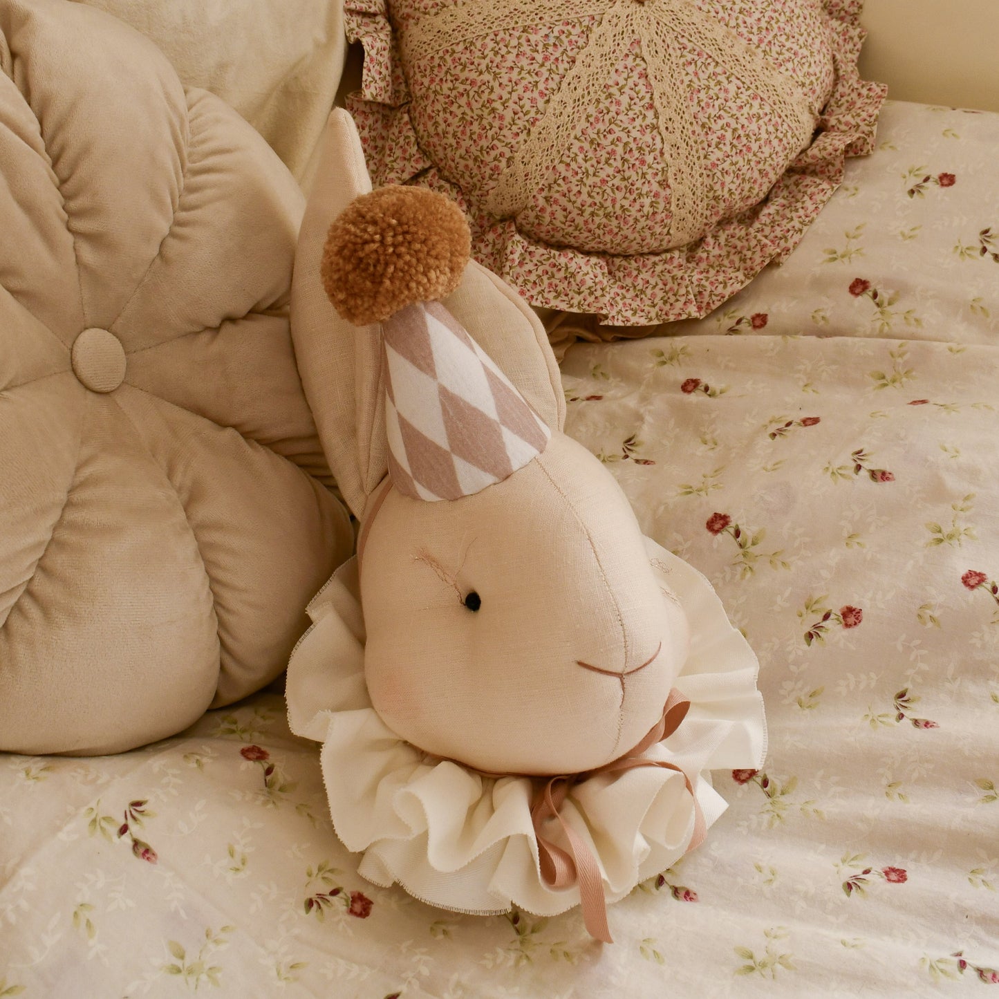 Konijn-Light beige- Diamond cap