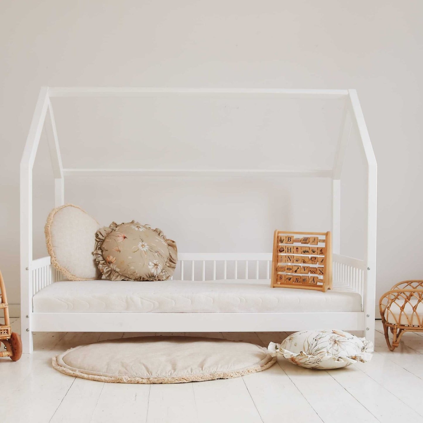 Fast delivery-Bed 'Biale', 80/160 & 90/190cm