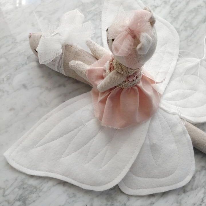 Vlinder Hanger met muisje Powder Pink & White
