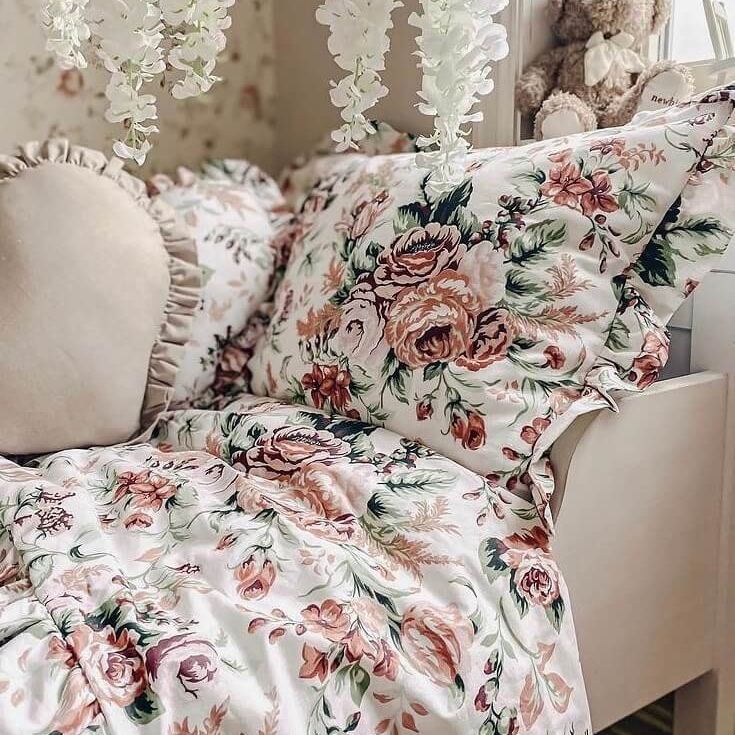 Powder Roses bedding set