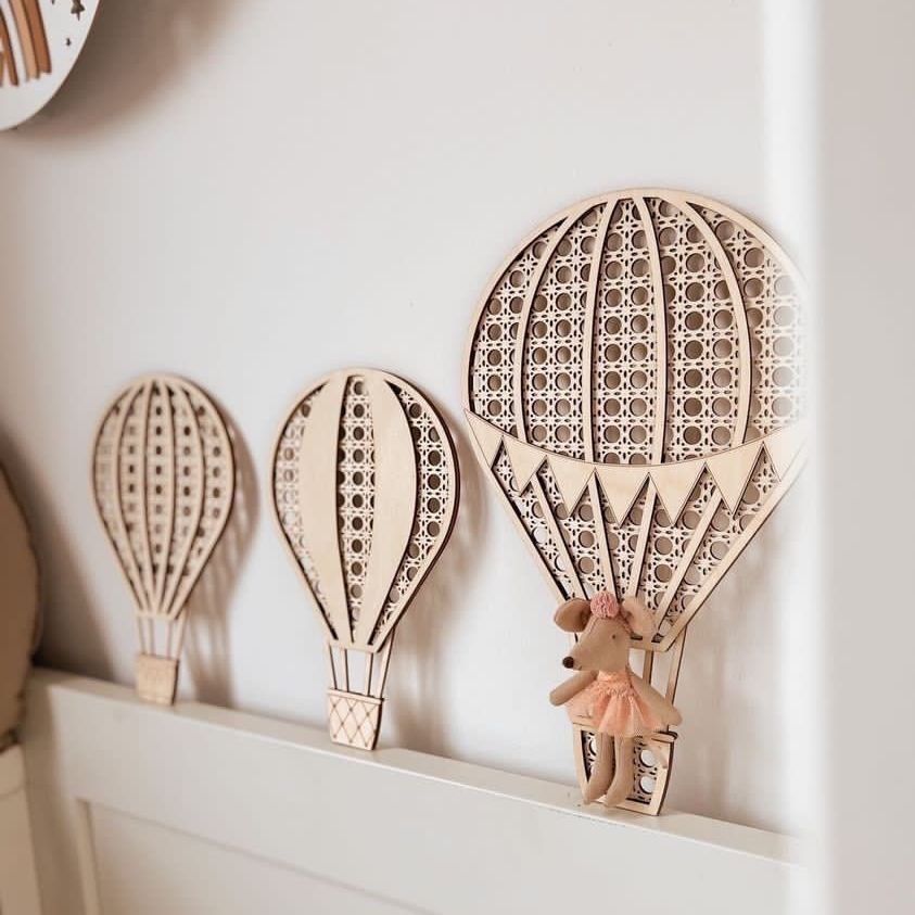 Wooden hot air balloon set wall decoration