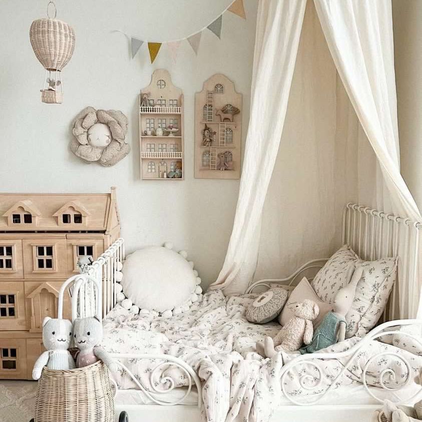 Juliette wall doll house