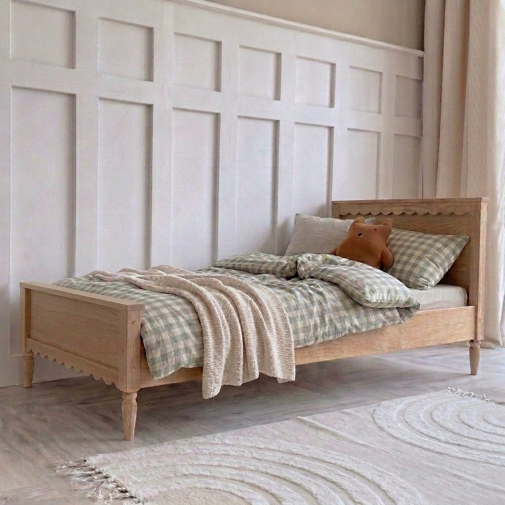 Boho Light Oak bed - scalloped