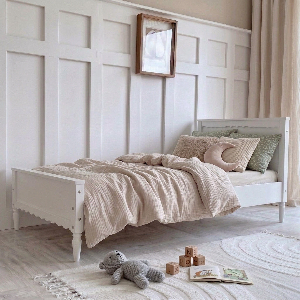 Boho White Oak bed - scalloped