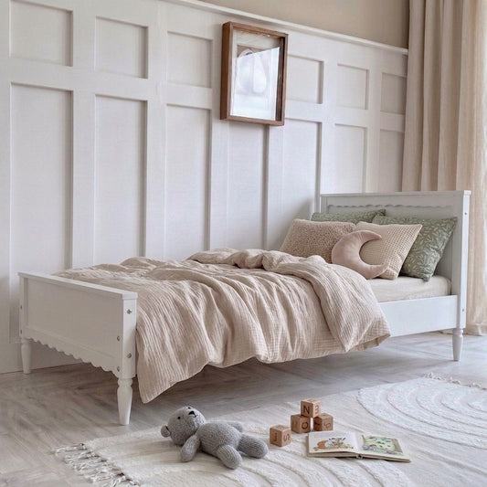 Boho White Oak bed - scalloped