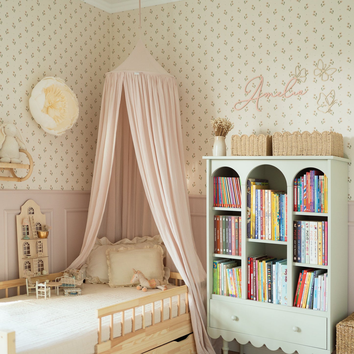 Houten naamdecoratie met vlinders Roze – Gepersonaliseerd