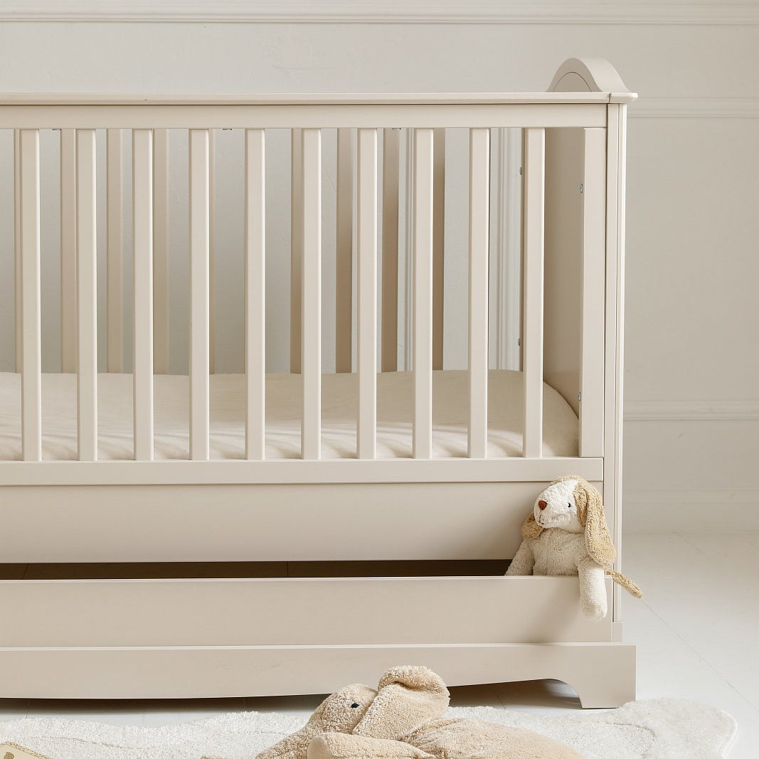 Cot Royalty - White
