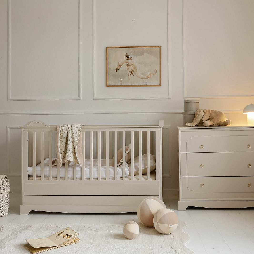 Cot Royalty - White