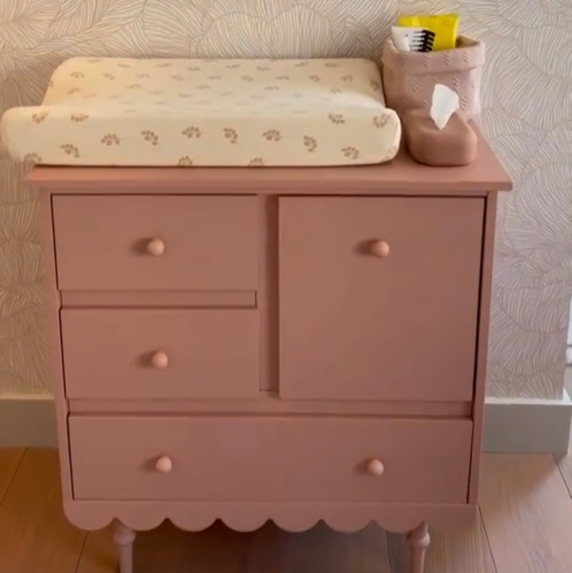 (Commode de) commode 'Babushka' Rose