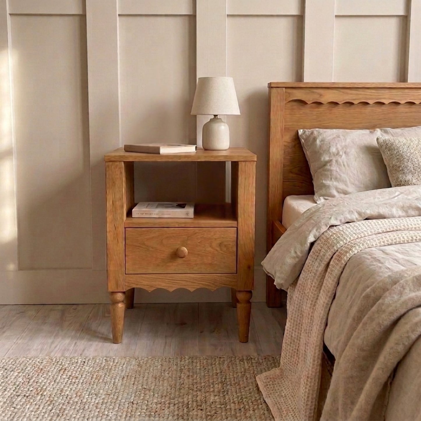 Nachtkastje Vintage oak- scalloped