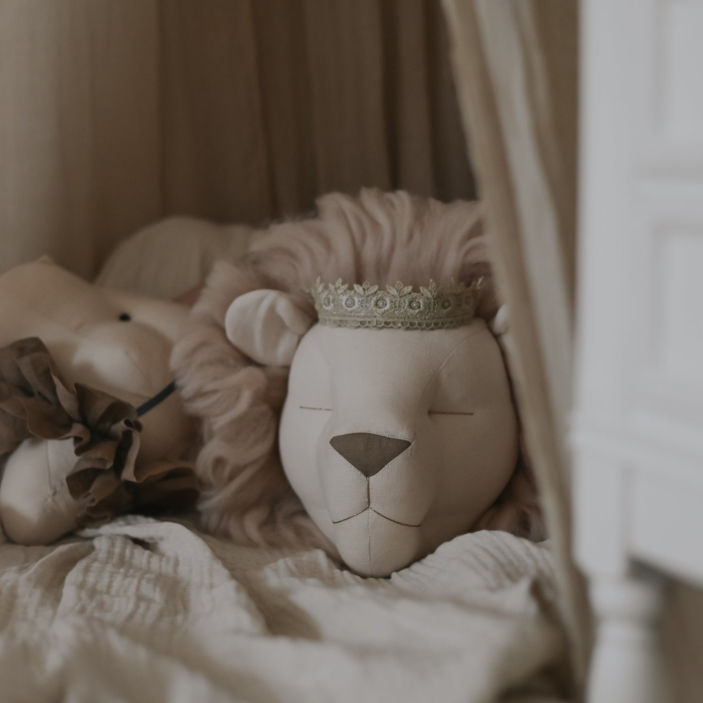 Leeuw – Licht beige met poederbeige manen