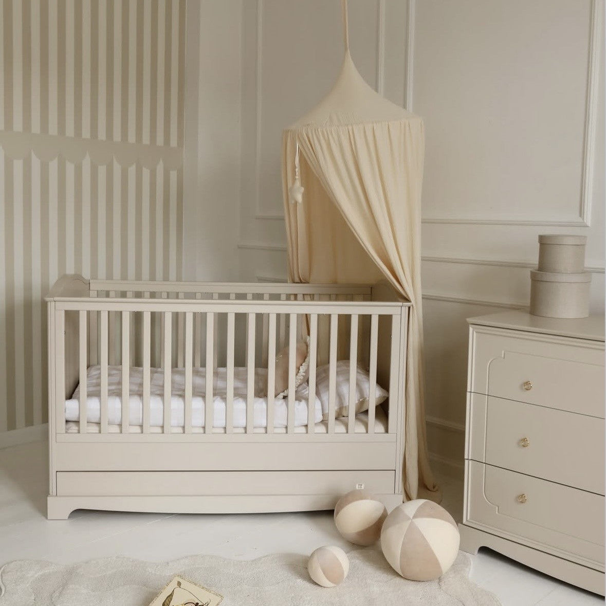 Cot Royalty - White