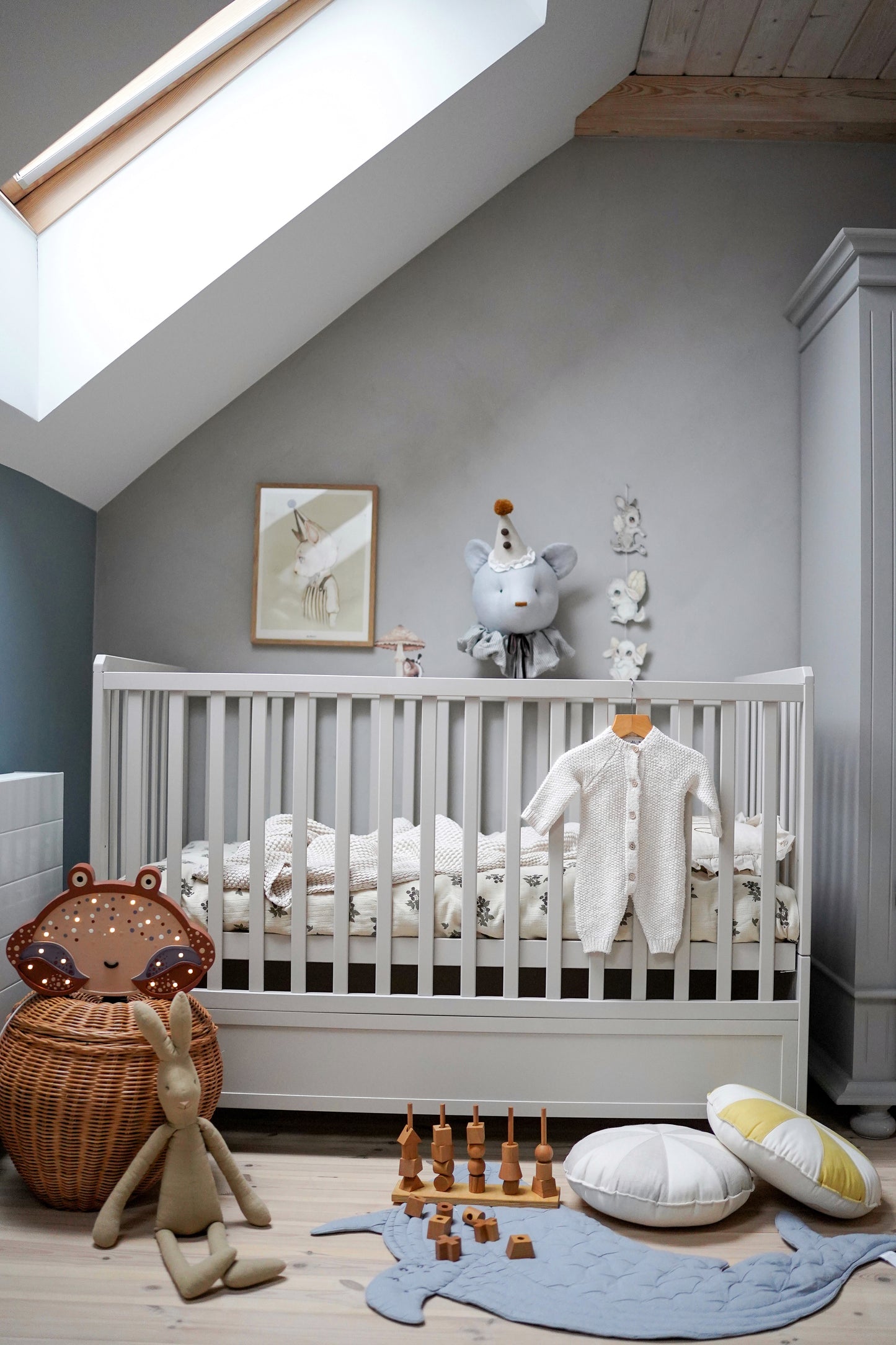 Crib &amp; Junior bed 'Vintage' in 1!