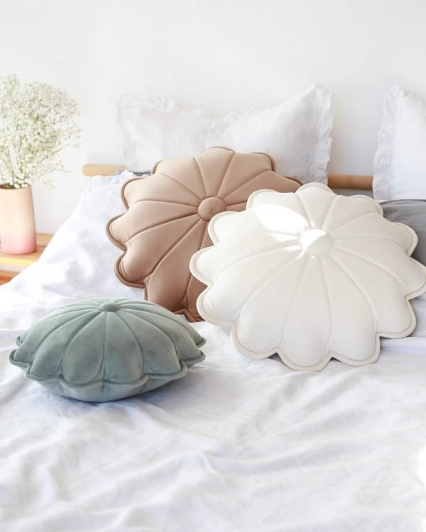 Coussin à fleurs en velours - Crème – Image 39